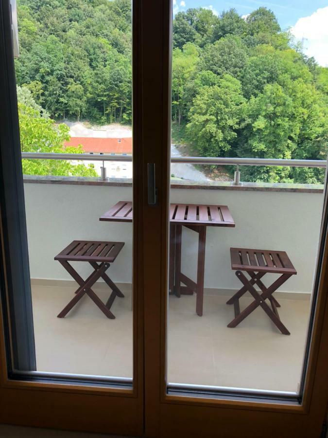 Apartmani Izvor - טוהליסקה טופליצה מראה חיצוני תמונה